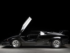 Lamborghini Countach 25th Anniversary Edition cu 0 km la bord