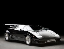 Lamborghini Countach 25th Anniversary Edition cu 0 km la bord