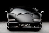 Lamborghini Countach 25th Anniversary Edition cu 0 km la bord