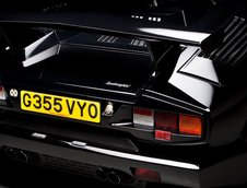 Lamborghini Countach 25th Anniversary Edition cu 0 km la bord