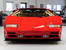 Lamborghini Countach 5000 QV cu 7.275 de kilometri la bord