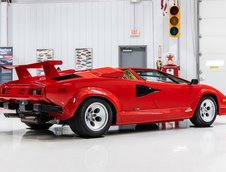 Lamborghini Countach 5000 QV cu 7.275 de kilometri la bord