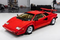 Lamborghini Countach 5000 QV cu 7.275 de kilometri la bord