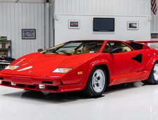 Lamborghini Countach 5000 QV cu 7.275 de kilometri la bord