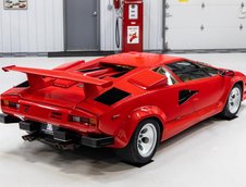 Lamborghini Countach 5000 QV cu 7.275 de kilometri la bord