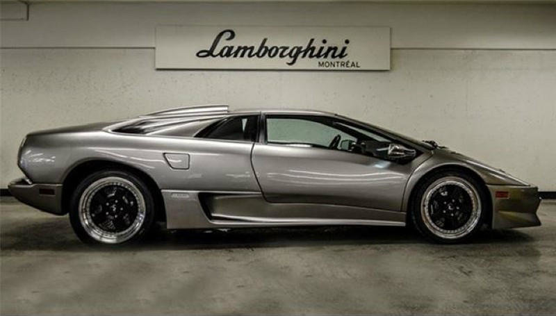 Lamborghini Diablo SV cu 1.8 km la bord