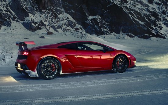 Lamborghini Gallardo Super Trofeo Stradale pe Transfagarasan