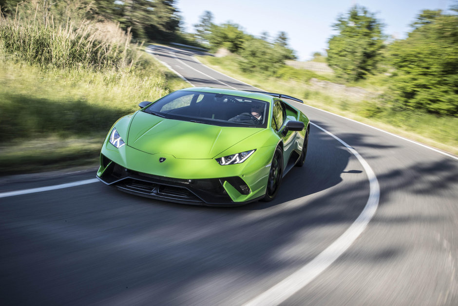 Lamborghini Huracan cu numarul 10.000