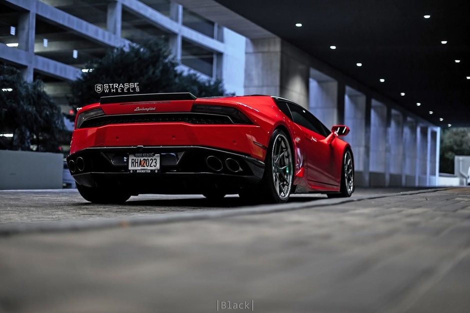 Lamborghini Huracan in Rosso Corsa