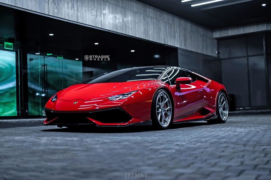 Lamborghini Huracan in Rosso Corsa