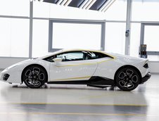 Lamborghini Huracan RWD oferit Papei