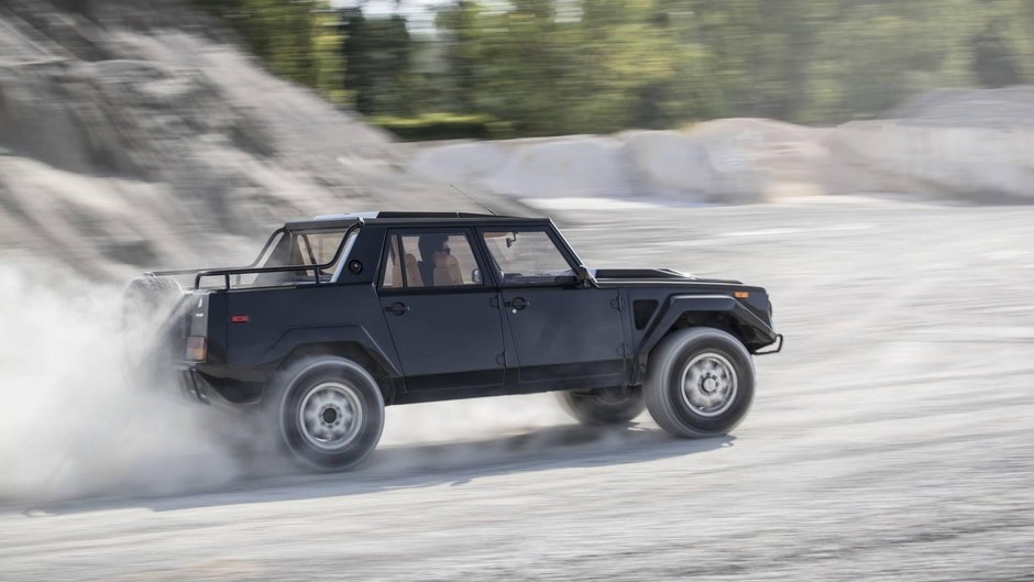 Lamborghini LM002