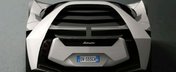 Madura pozeaza in Lamborghini hibrid