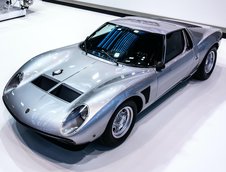 Lamborghini Miura SVJ restaurat