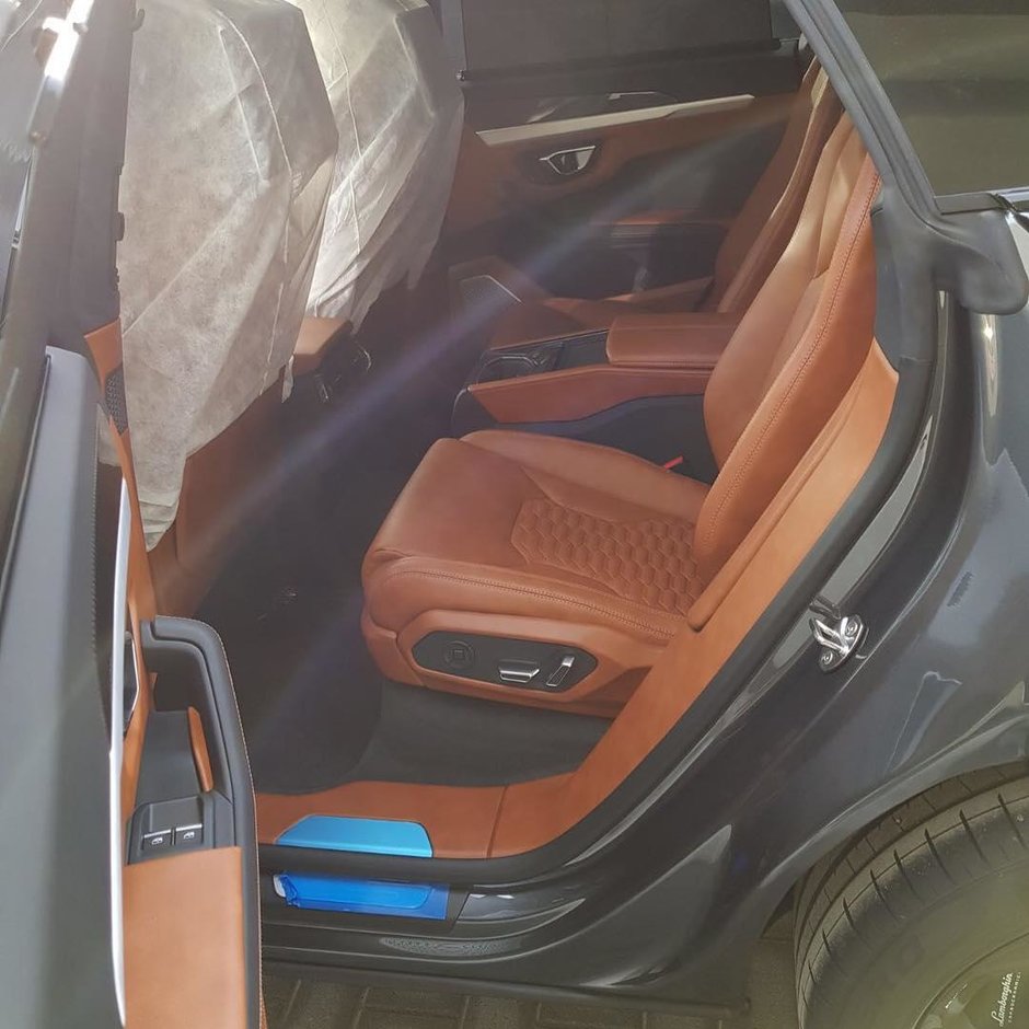 Lamborghini Urus in nuanta Grigio Lynx