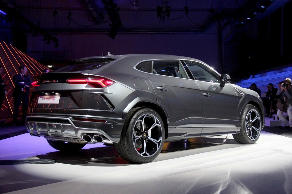 Lamborghini Urus - Poze Reale