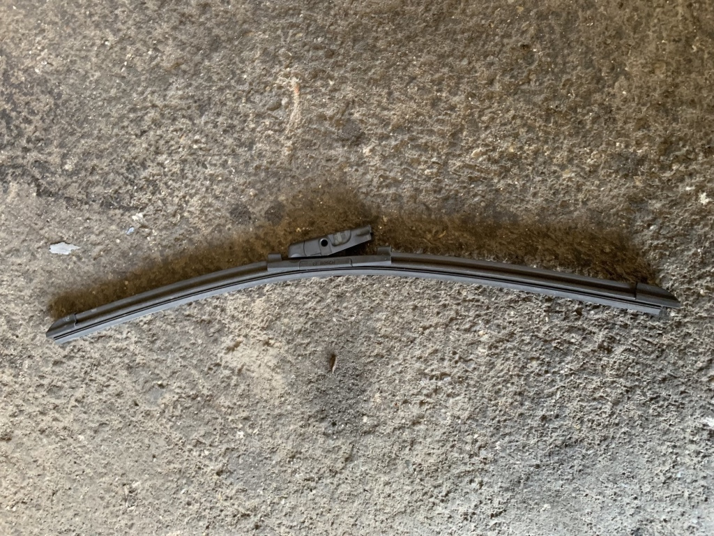Lamela stergator sofer Volkswagen VW Jetta 5 [2005 - 2011] Sedan 4-usi 2.0 TDI MT (140 hp) (1K2)