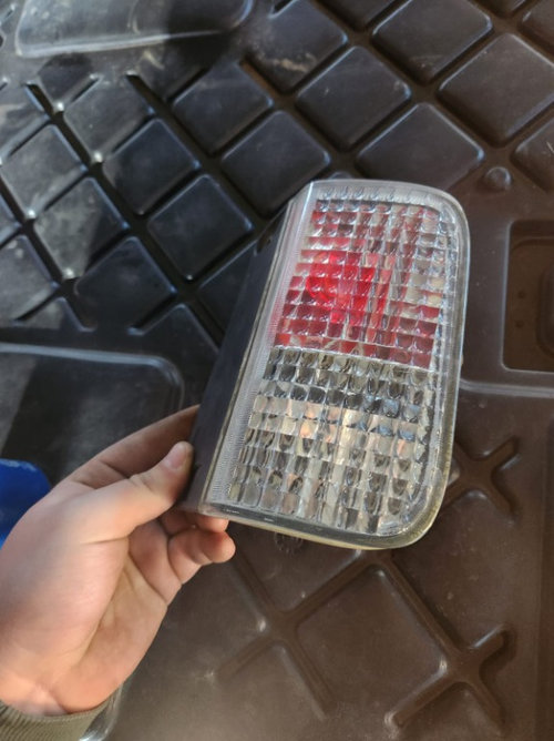 Lampa ceata Nissan Primastar 2.0 dCi an de fabricatie 2013
