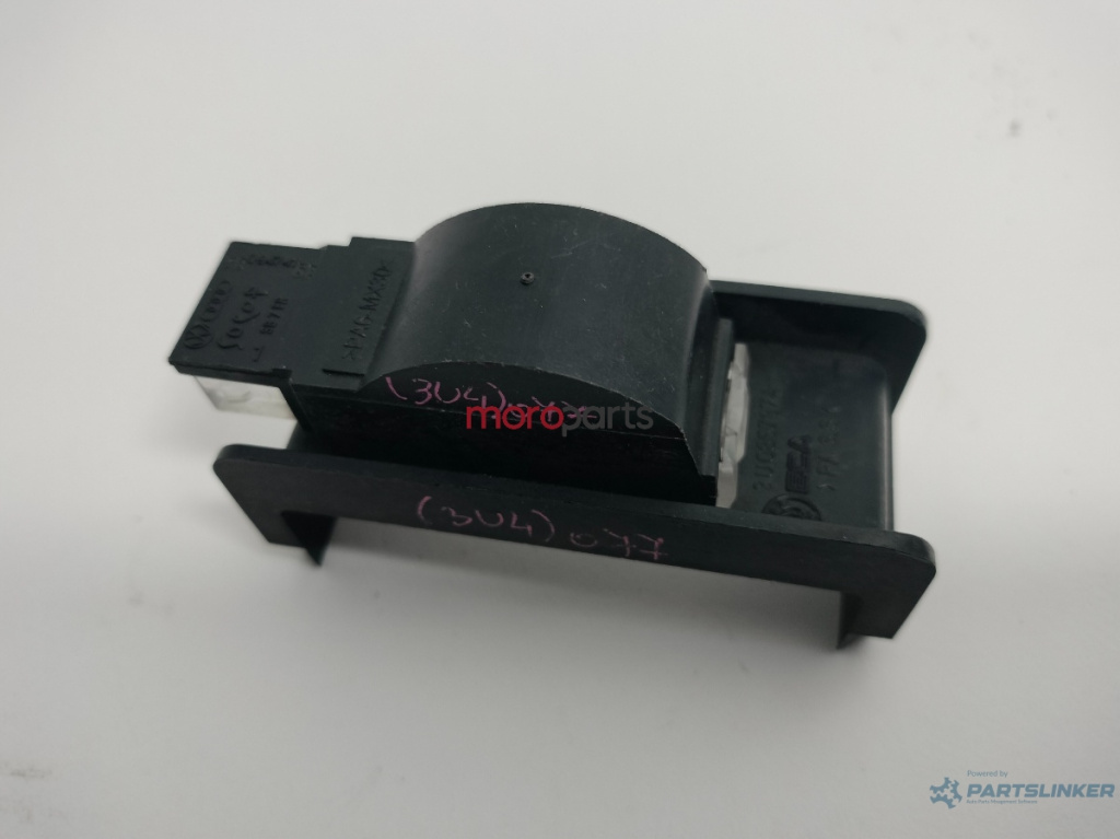 Lampa iluminare interior cu suport Skoda Superb (3U4) Berlina 2005 1.9 TDI SKODA SUPERB (3U4) [ 2001 - 2008 ] OEM 3B0947415B