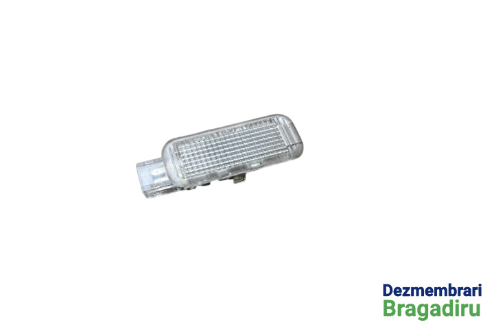 Lampa interior Audi A6 4B/C5 [facelift] [2001 - 2004] Sedan 2.5 TDI multitronic (163 hp) Cod motor BDG, Cod cutie GJT