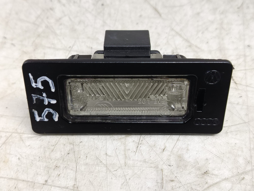 Lampa numar 8t0943021 Volkswagen VW Passat B6 [2005 - 2010] 2.0 tdi CBAB