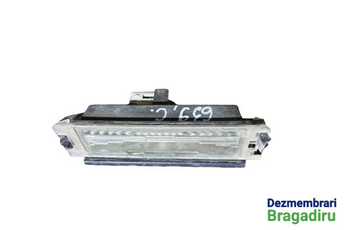 Lampa numar centru Dacia Logan [2004 - 2008] Sedan 1.6 MT (87 hp)
