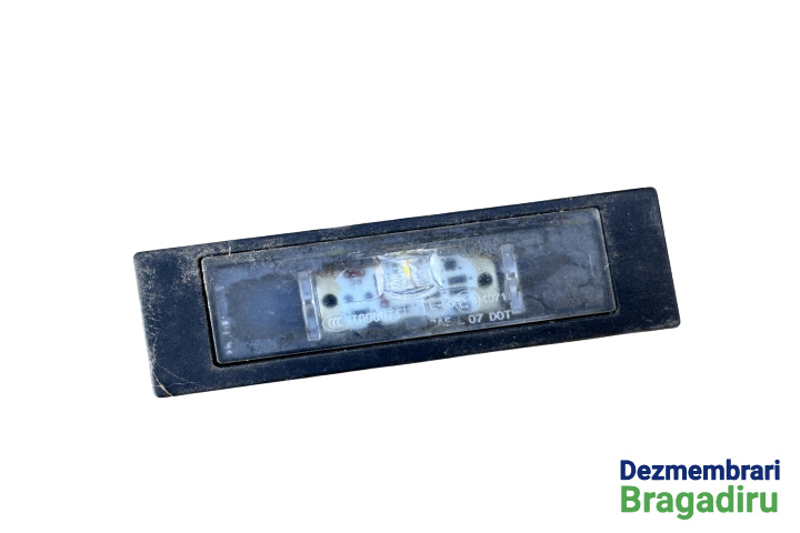 Lampa numar dreapta BMW Seria 1 F20/F21 [2011 - 2015] Hatchback 5-usi 120d MT (184 hp) Pachet M Cod motor: N47D20C