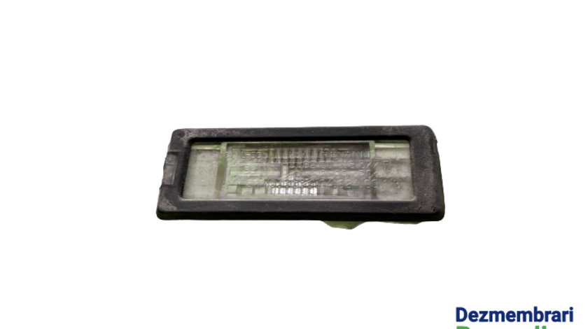 Lampa numar dreapta Cod: 8200013577F Renault Laguna 2 [facelift] [2005 - 2007] Grandtour wagon 2.0 AT (135 hp) (KG0/1_)