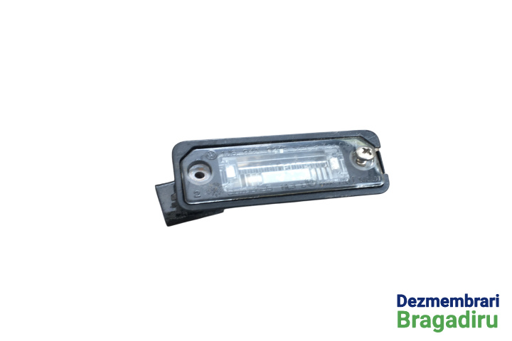 Lampa numar stanga Volkswagen VW Golf 5 [2003 - 2009] Hatchback 3-usi 1.9 TDI 6DSG (105 hp) Cod motor: BKC, Cod cutie: HLH, Cod culoare: LA6Q