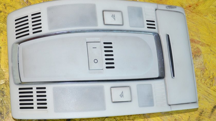 LAMPA PLAFON FATA AUDI A6 4F 2006. COD: 4F0947135N