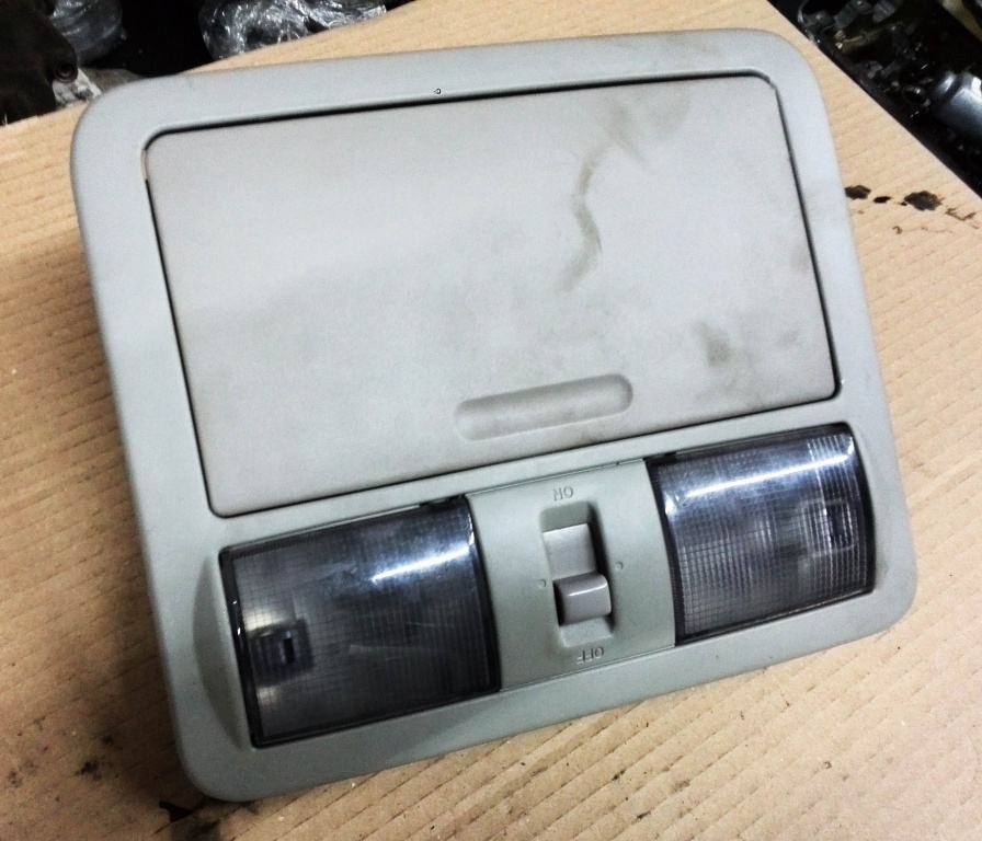 LAMPA PLAFON FATA NISSAN PATHFINDER R51 2005 ..2011