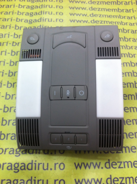 Lampa plafon spate Audi A8 D3/4E [2002 - 2005] Sedan 4.2 tiptronic quattro (335 hp) AUDI A8 (4E_) 10.2002 - 07.2010 A8 4.2 QUATTRO 4.2 - BFM