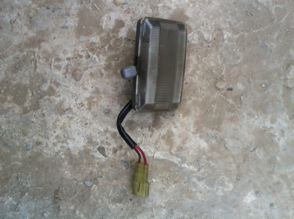 Lampa plafon spate Mitsubishi Pajero 2 [facelift] [1997 - 1999] SUV 2.5 TD AT (99 hp) (V3_W V2_W V4_W)