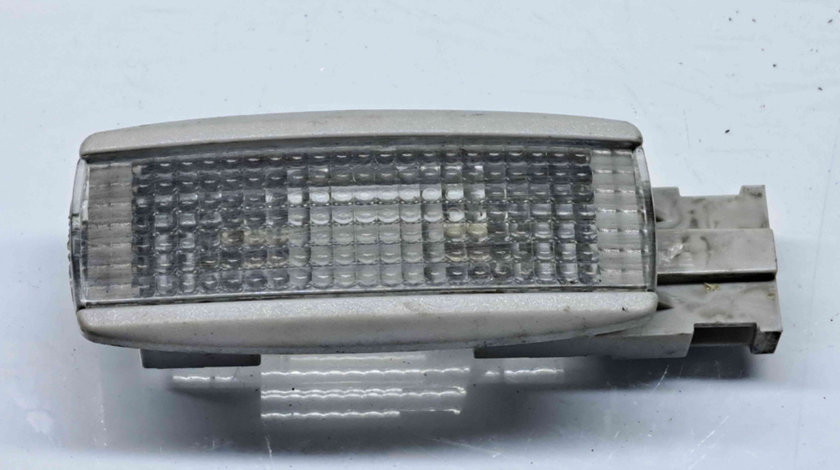 Lampa plafon stanga spate Volkswagen Passat B5.5 (3B3) [Fabr 2000-2004] 3B0947113