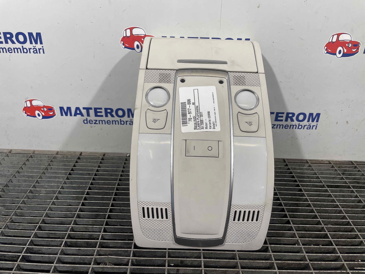 LAMPA PLAFONIERA AUDI A6 - - (2009 2011)