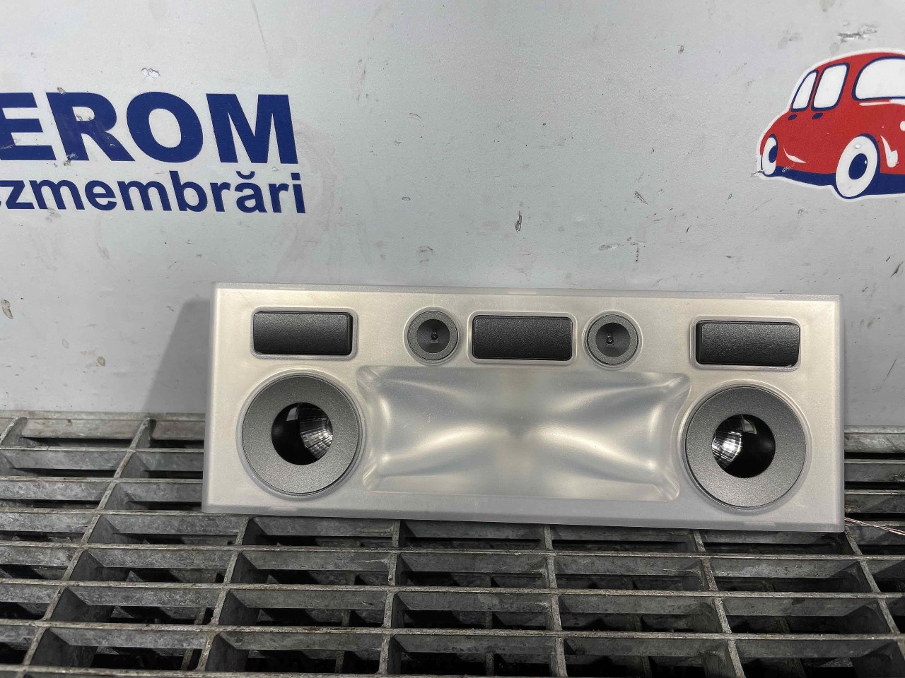LAMPA PLAFONIERA BMW SERIA 7 E 66 - - (2005 2008)