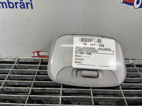 LAMPA PLAFONIERA MITSUBISHI OUTLANDER - - (2001 2006)