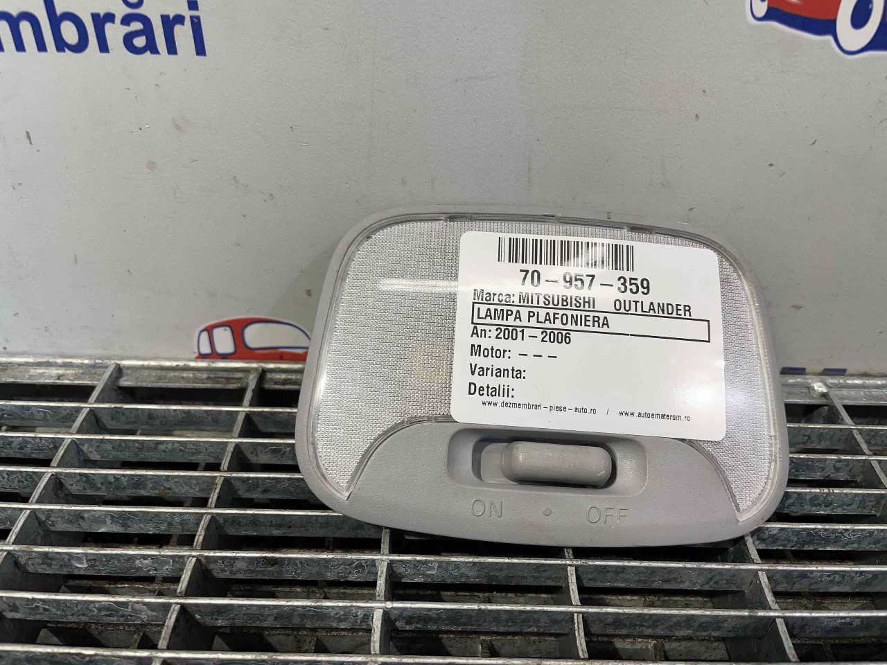 LAMPA PLAFONIERA MITSUBISHI OUTLANDER OUTLANDER - - (2001 2006)
