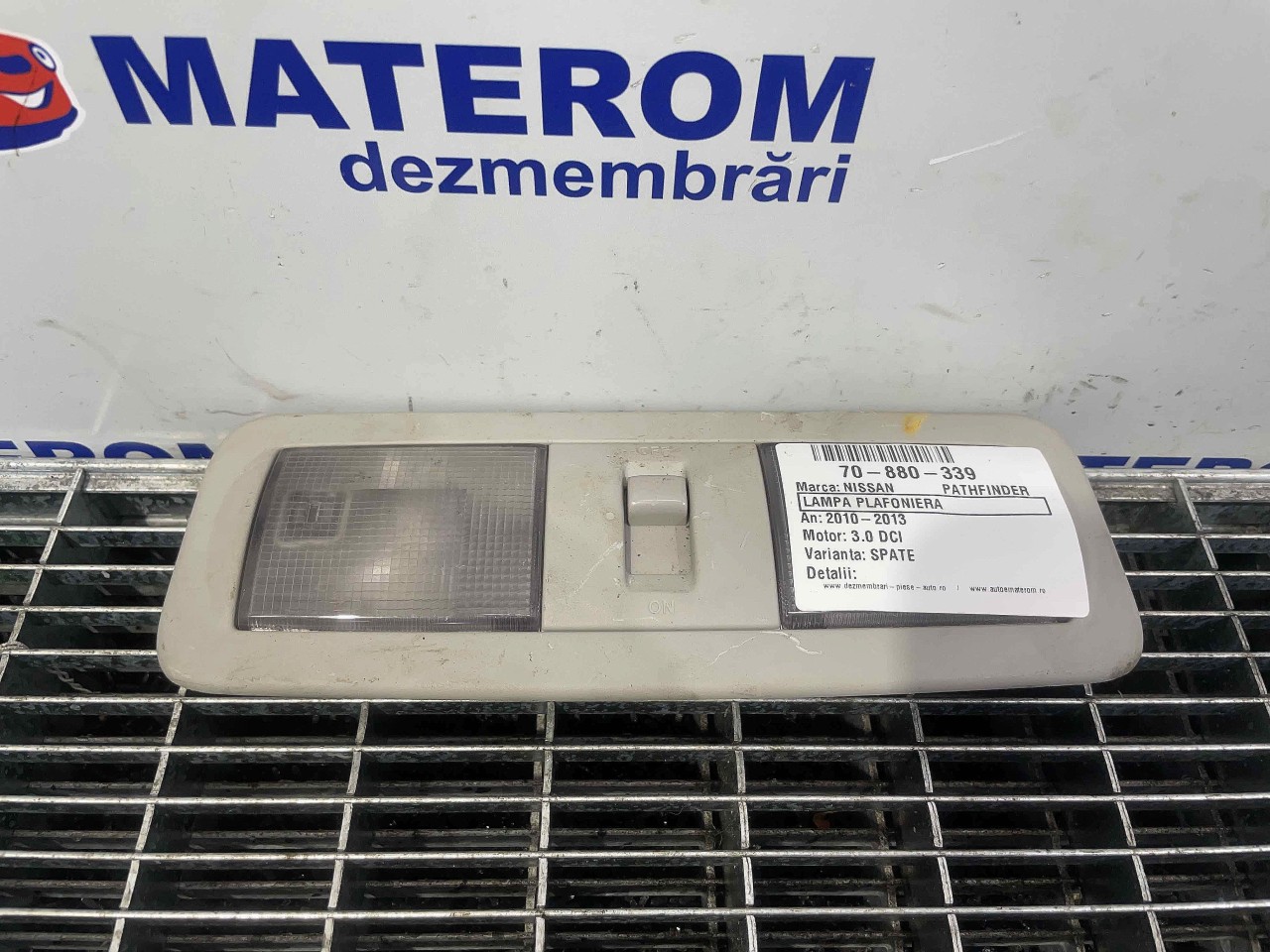 LAMPA PLAFONIERA NISSAN PATHFINDER 3.0 DCI - (2010 2013)