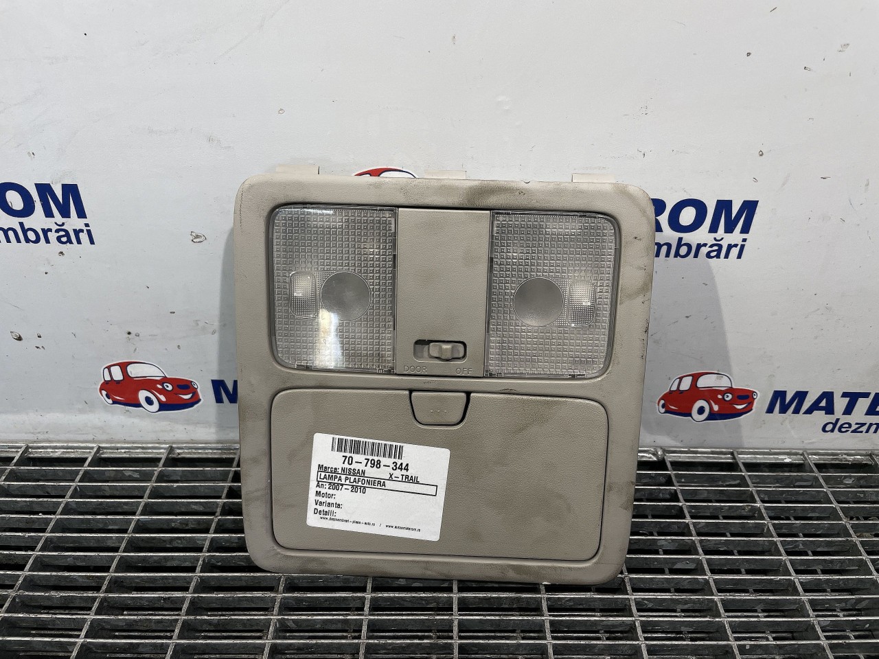 LAMPA PLAFONIERA NISSAN X-TRAIL - - (2007 2010)