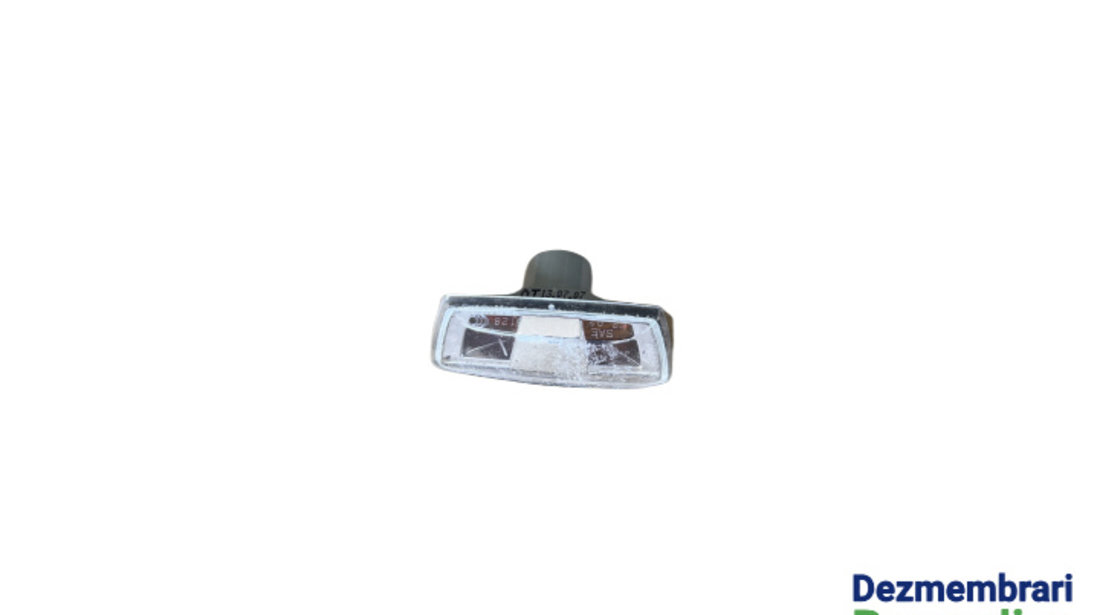 Lampa semnalizare dreapta pe aripa Opel Astra H [2004 - 2007] wagon (L35)