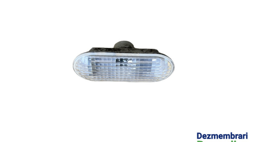 Lampa semnalizare pe aripa fata dreapta Cod: 4M5A-13K309-AA Ford Focus 2 [2004 - 2008] Hatchback 5-usi 2.0 TDCi MT (136 hp) G6DA