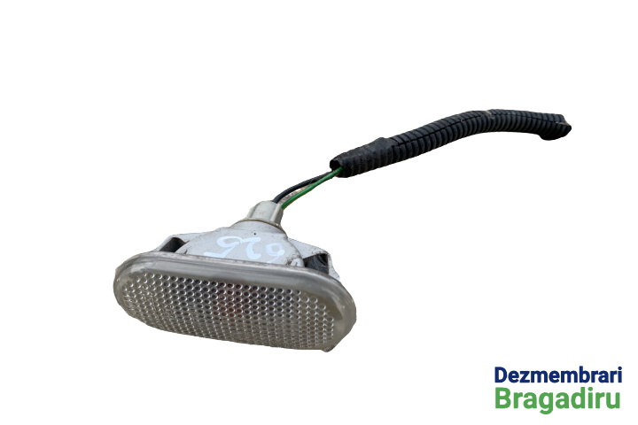 Lampa semnalizare pe aripa fata dreapta Nissan Qashqai J10 [2007 - 2010] Crossover 5-usi