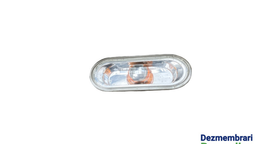 Lampa semnalizare pe aripa fata dreapta Seat Ibiza 4 6J [2008 - 2012] Hatchback 5-usi 1.2 MT (60 hp) Cod motor CGPB