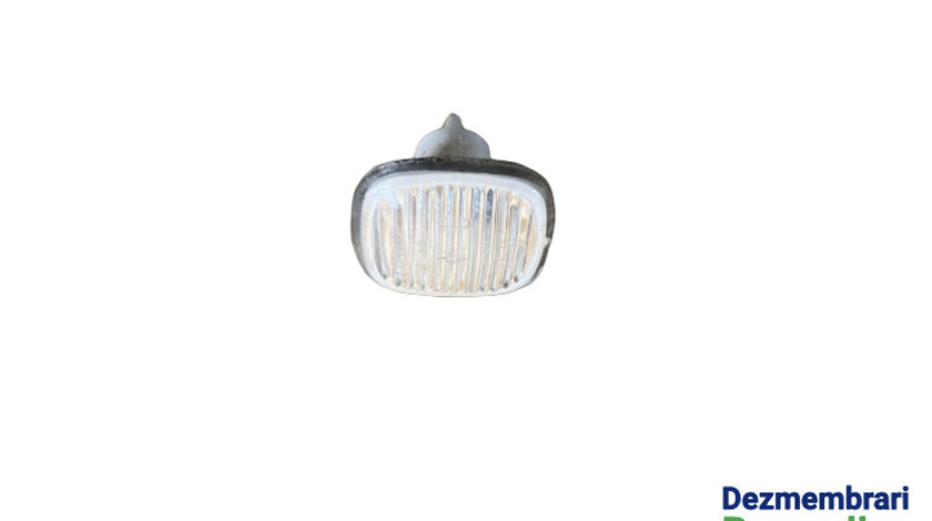 Lampa semnalizare pe aripa fata dreapta Skoda Fabia 6Y [1999 - 2004] Hatchback 5-usi 1.4 TDI MT (75 hp) (6Y2)