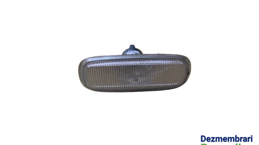 Lampa semnalizare pe aripa fata stanga Audi A6 4B/C5 [facelift] [2001 - 2004] Sedan 1.9 TDI 5MT (115hp) AJM