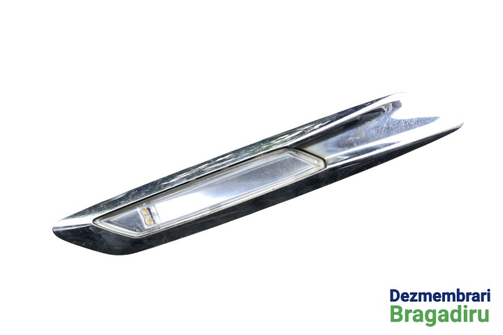 Lampa semnalizare pe aripa fata stanga BMW Seria 5 F11 [2009 - 2013] Touring wagon 520 d Steptronic (184 hp) Cod motor: N47T, Cod culoare: B90, Pachet M