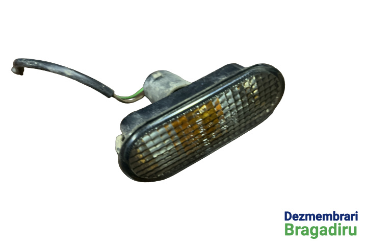 Lampa semnalizare pe aripa fata stanga Volkswagen VW Passat B5 [1996 - 2000] Sedan 4-usi 1.6 MT (101 hp)