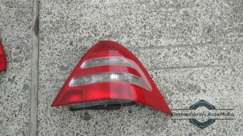 Lampa spate dreapta Mercedes C-Class (2001-2007) [W203]