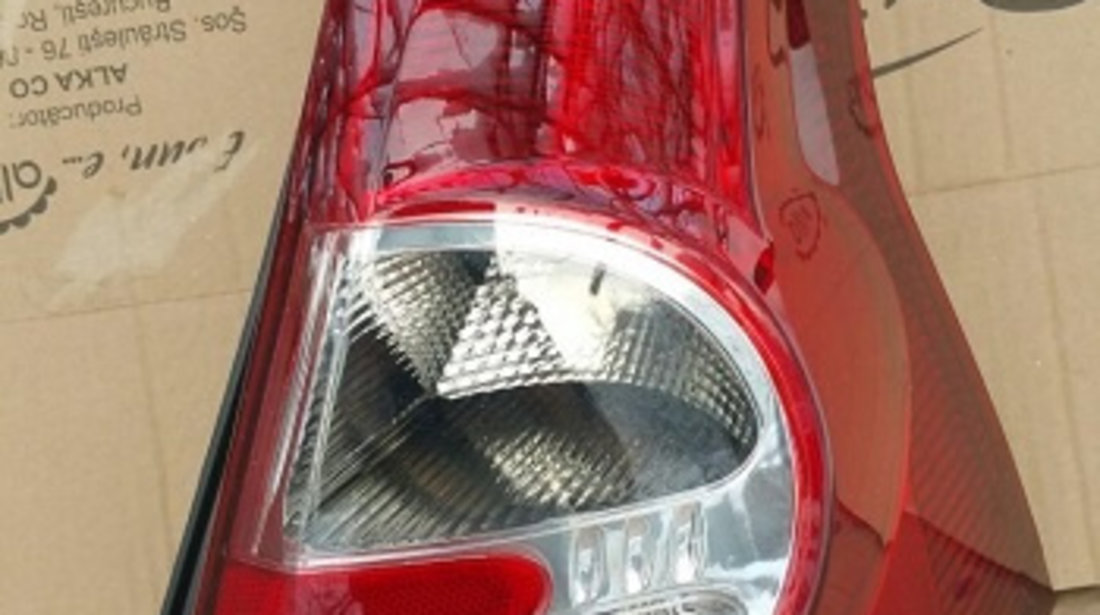 Lampa spate (stop) dreapta NOUA Dacia Sandero 2009-2012